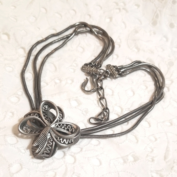 OSCAR DE LA RENTA VTG Bow Motif Necklace - Picture 2 of 7